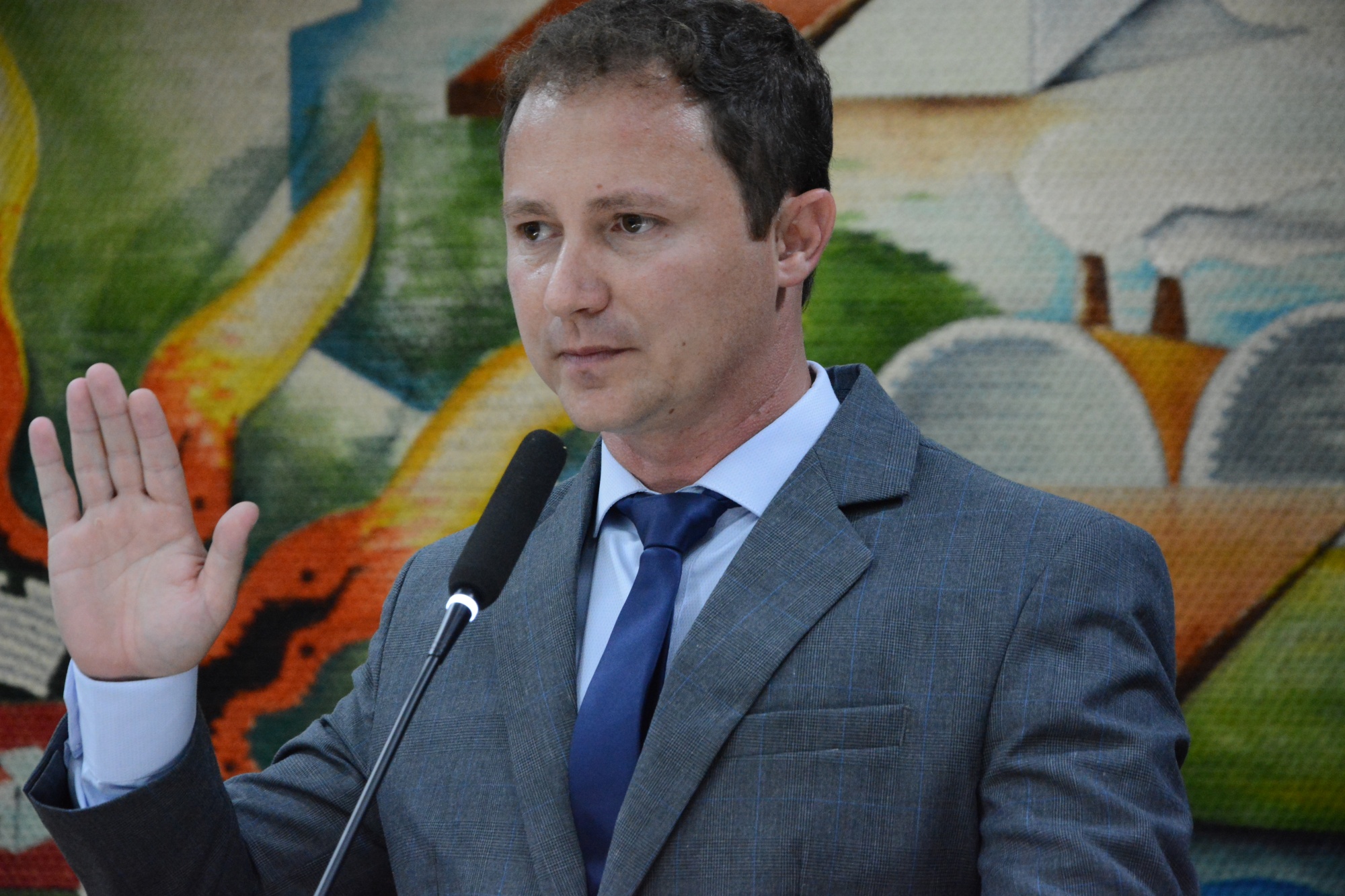 Raphael Locatelli é empossado vereador na Câmara Municipal de Mogi Guaçu