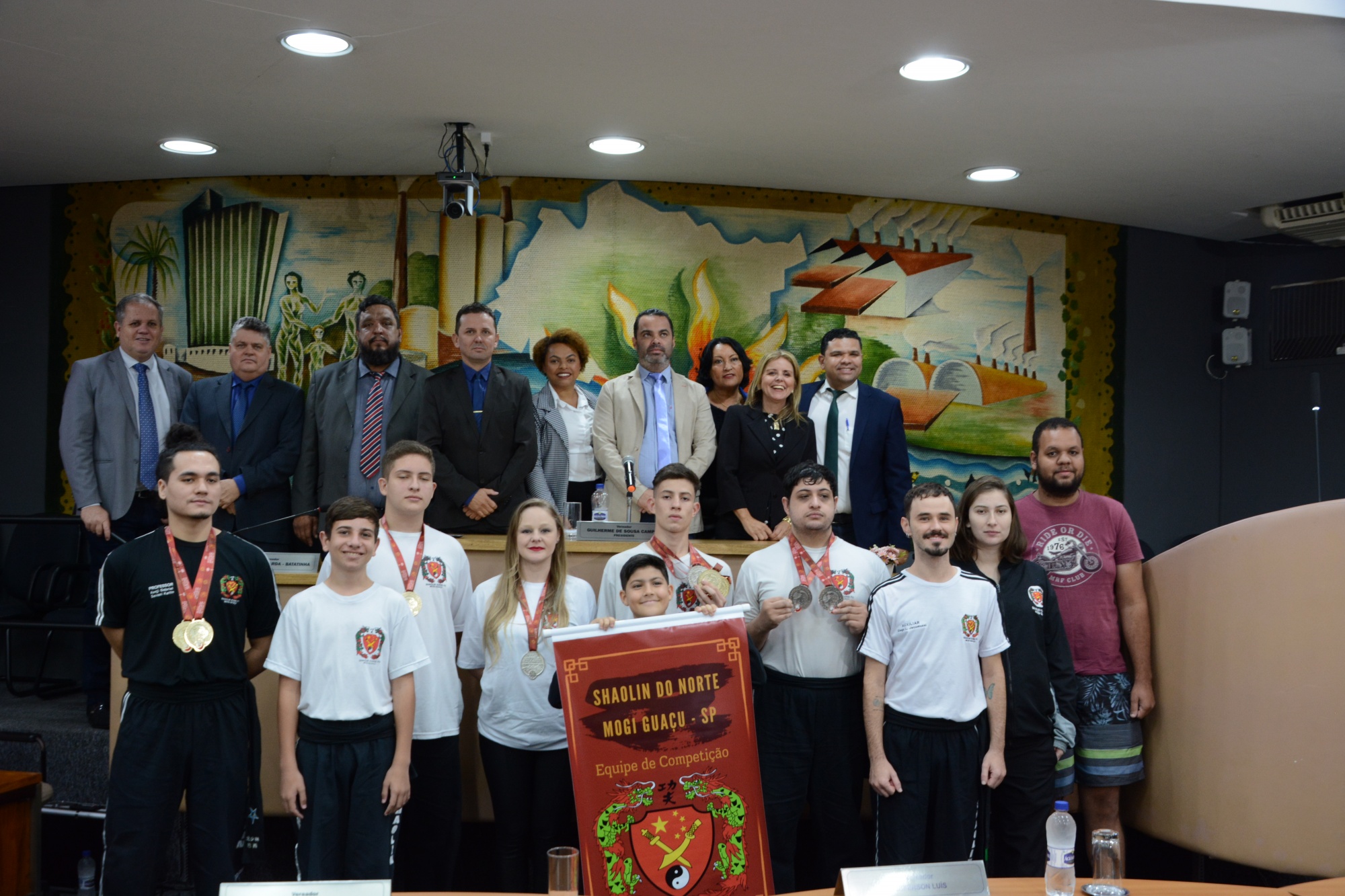 Atletas que participaram do Campeonato Paulista de Kung Fu recebem congratulações