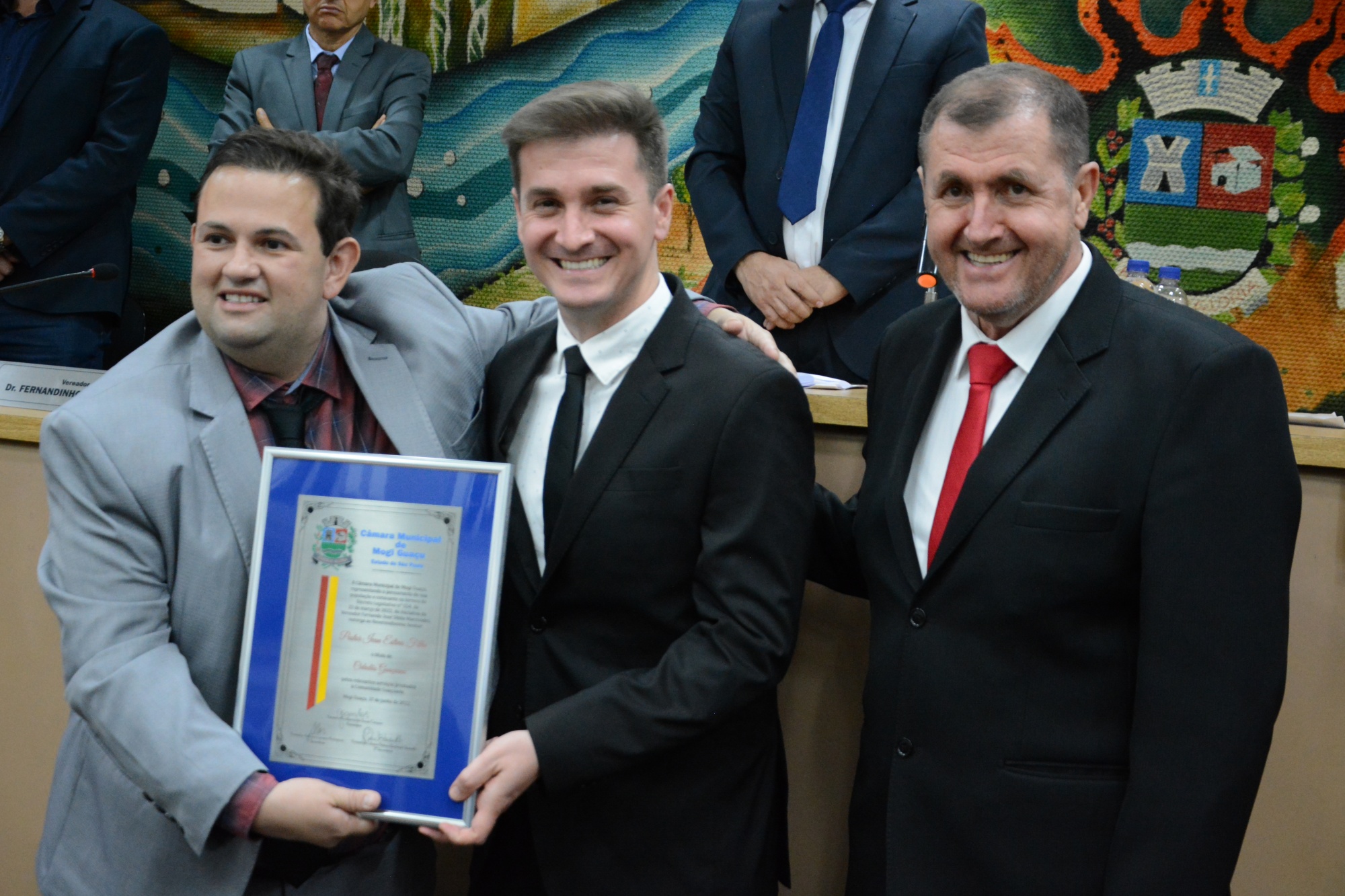 Pastor Ivan Estina Filho receb o título de “Cidadão Guaçuano”