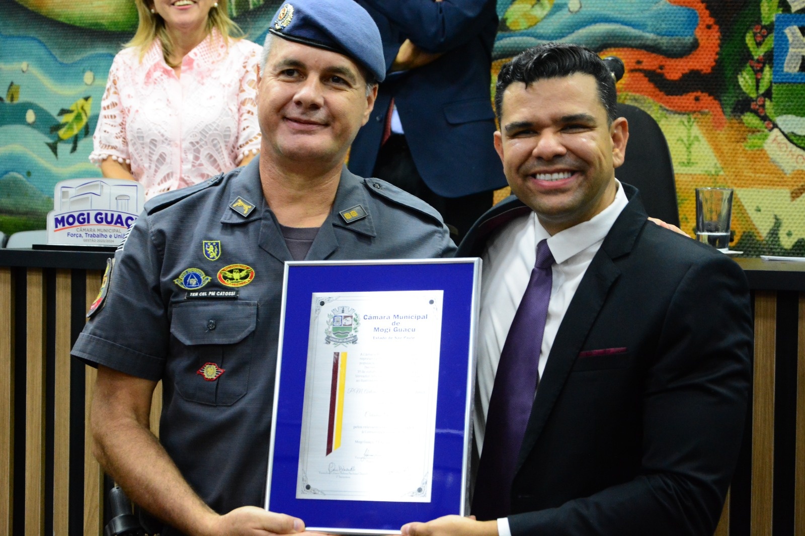 Tenente coronel PM Antonio Roberto Catossi Junior recebe o título de ‘Cidadão Guaçuano’
