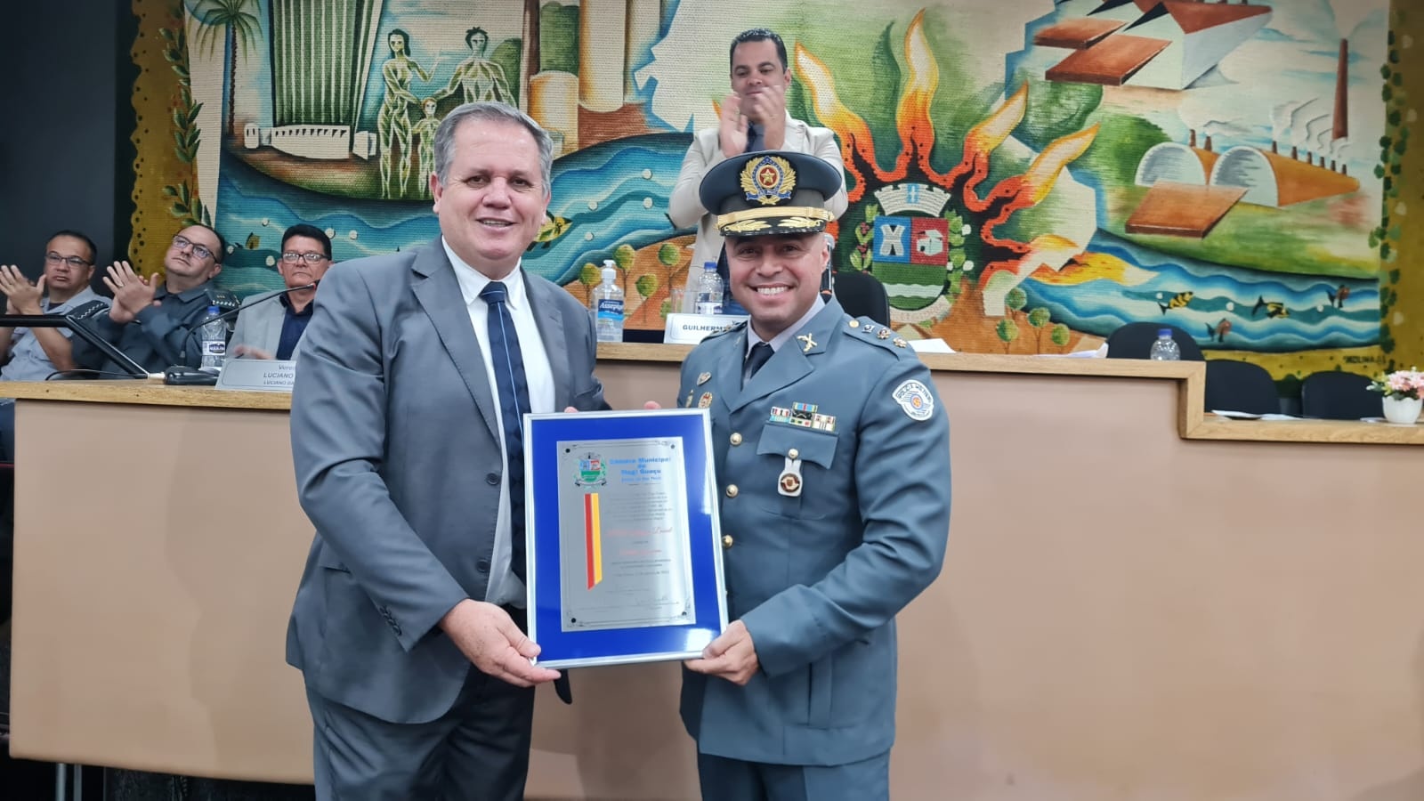Tenente Coronel PM Adriano Daniel recebe o Título de “Cidadão Guaçuano”